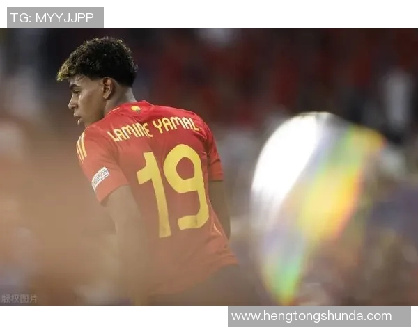 3号球衣足球明星背影展现的激情与梦想之旅