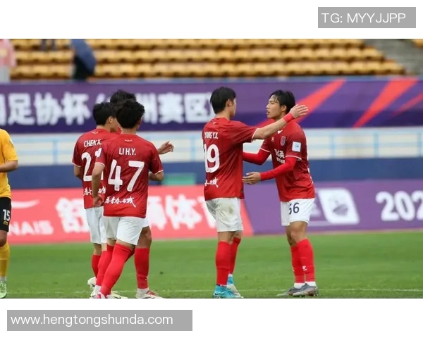 广州足球队在全国锦标赛积分榜上以66分稳居第一名展现强劲实力 广州足球队在全国锦标赛积分榜上以66分稳居第一名展现强劲实力