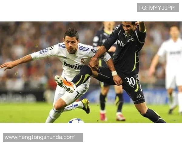 气质发型与足球明星男士的完美结合展现魅力与风格