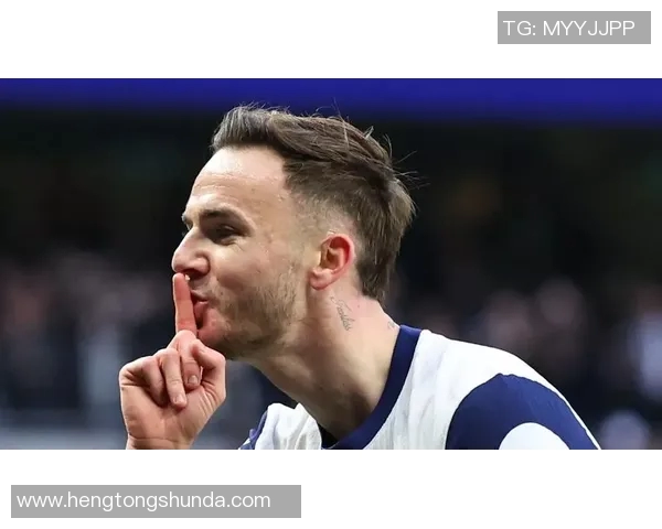 模仿足球明星庆祝手势的魅力与技巧解析让你成为球场上的焦点